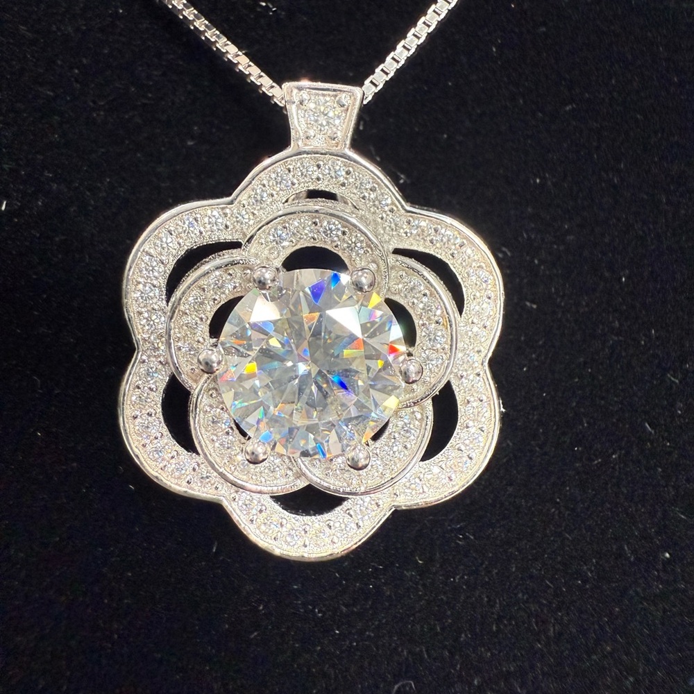 3.0 Carat Moissanite Pendant Necklace In 925 Sterling Silver